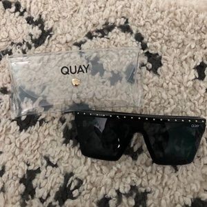 QUAY HINDSIGHT SUNGLASSES